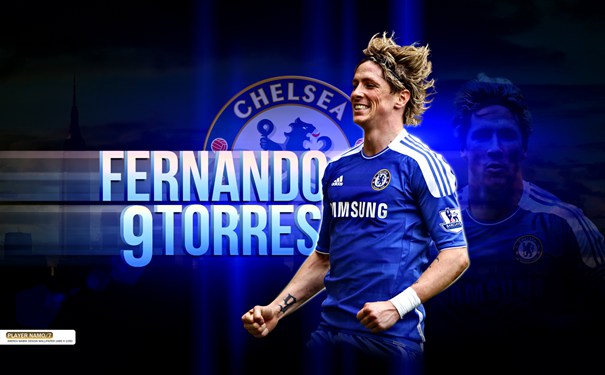 觸摸！ 62歲的穆里尼奧得到了球迷巨型橫幅的支持 并帶領(lǐng)球隊連續(xù)9場贏得了9次主場比賽 距離最高僅4分